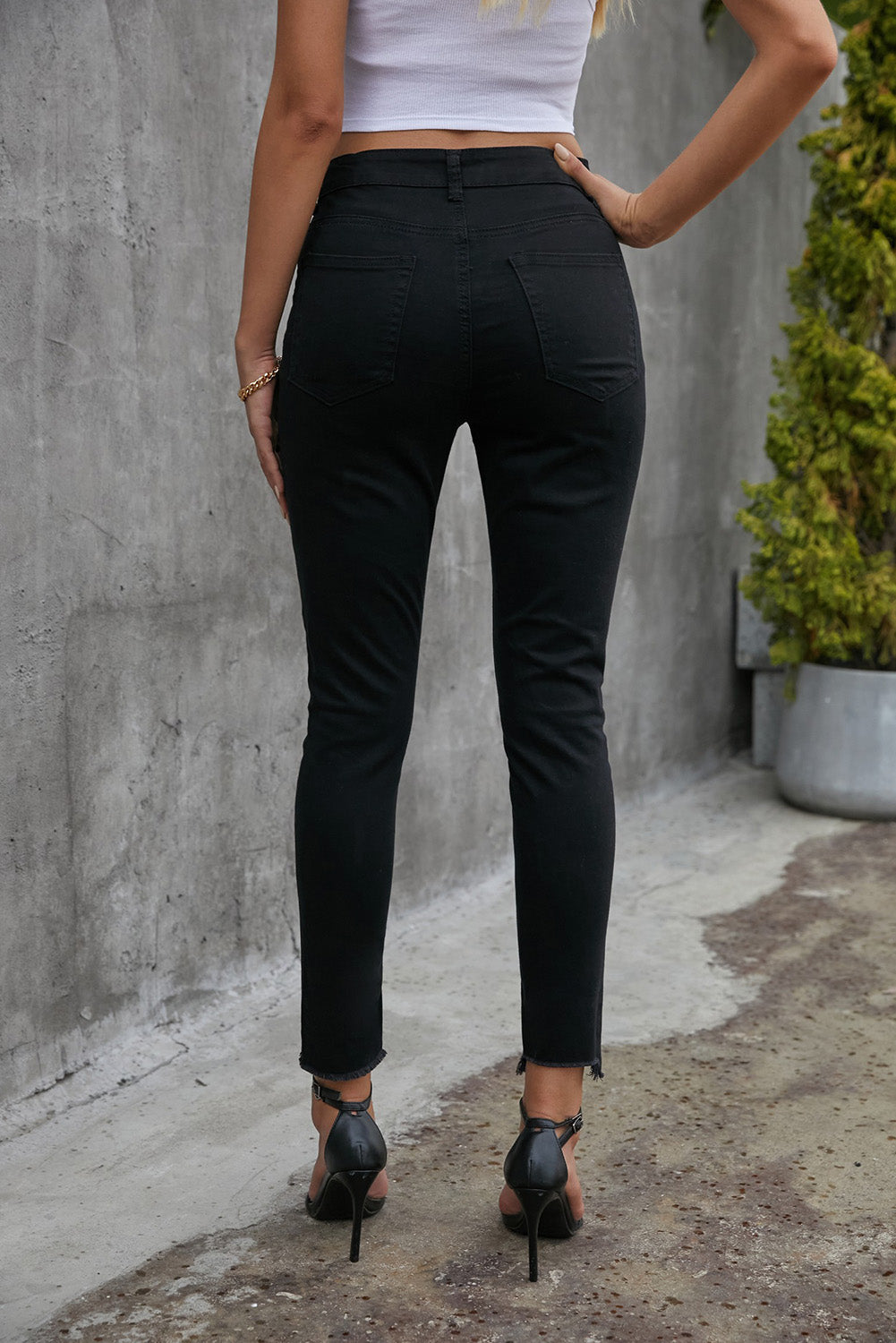 Black Plain High Waist Buttons Frayed Cropped Denim Jeans